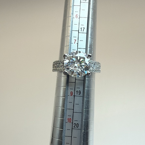 5ct Moissanite Ring Size 8. White Gold Plated - Picture 6 of 8